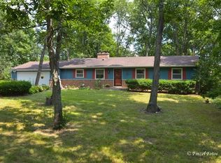 6118 Robin Ln, Crystal Lake, IL 60014