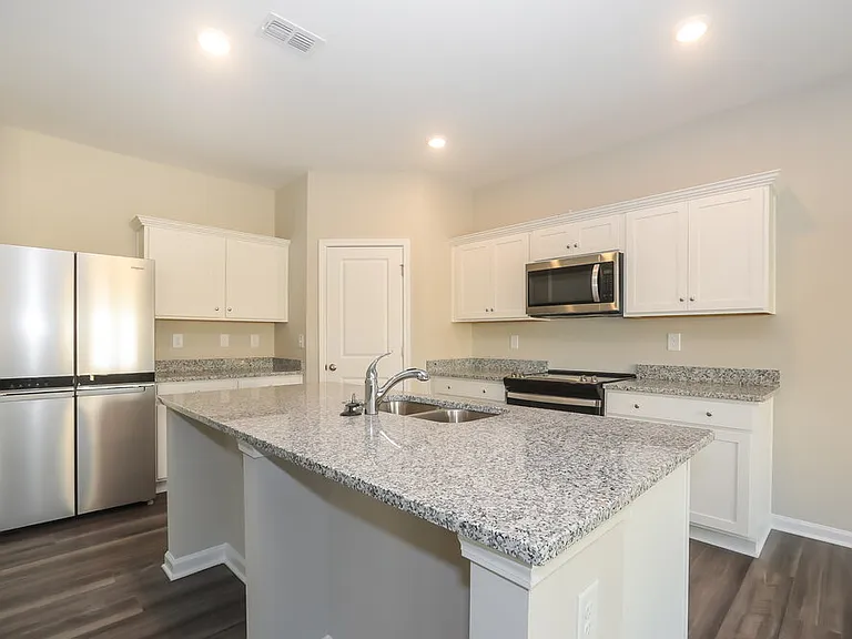 3964 Kendrick Cir — Photo 7