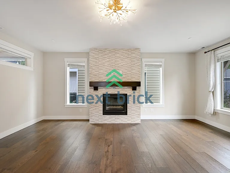 938 223rd St SE — Photo 4