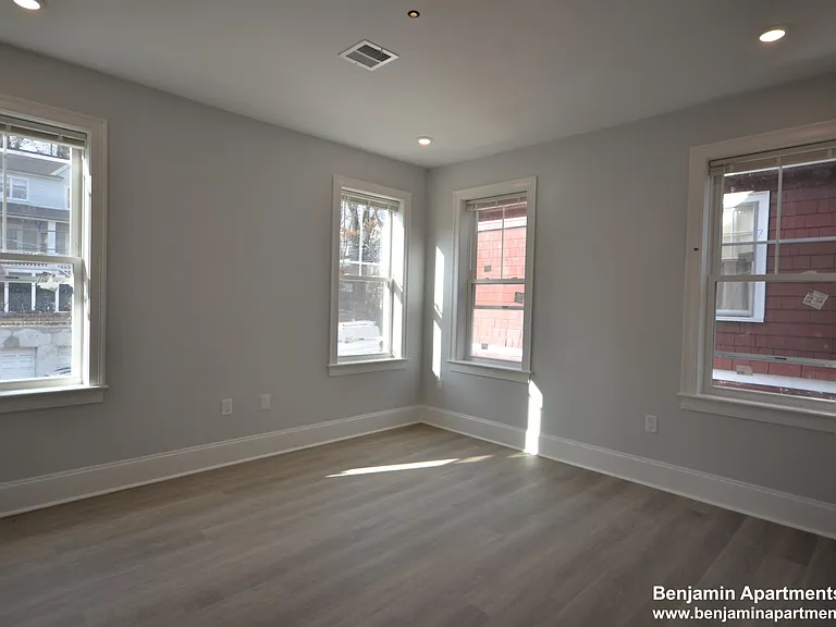 100 Brooks St #4 — Photo 13