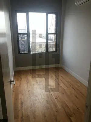 Rented by Loom Group | media 18