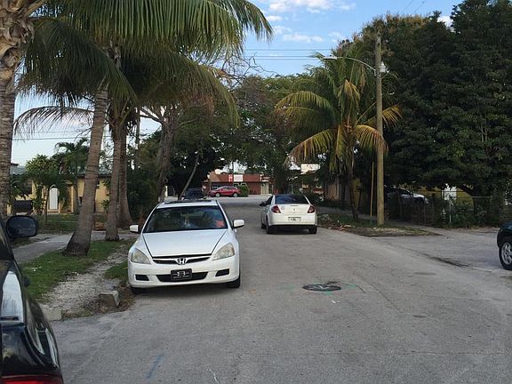 View from stree. Right off Dixie/US 1