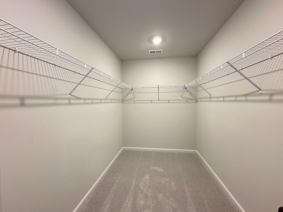 2nd image of 5900 Woodlawn Dr