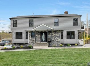 100 Colony Ave, Park Ridge, NJ 07656