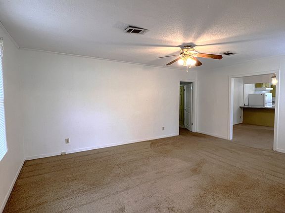 3rd image of 900 Marvin Ave