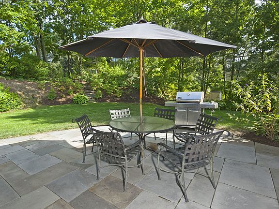 Patio1.jpg
