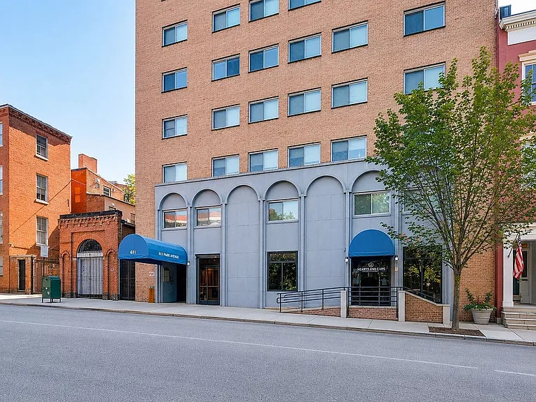 611 Park Avenue — Photo 16