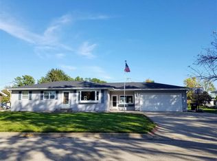 1810 Lawrence St, New London, WI 54961