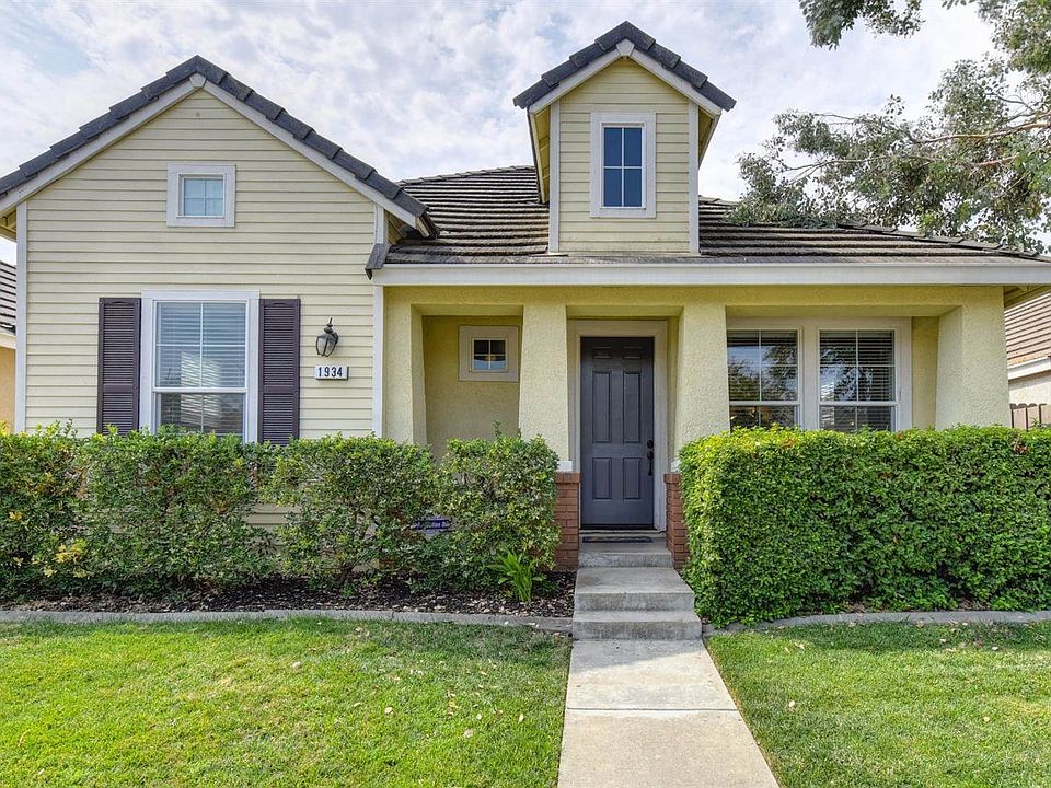 1st image of 1934 Dawnelle Way