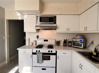 508 SW 10th St, Hallandale Beach, FL 33009