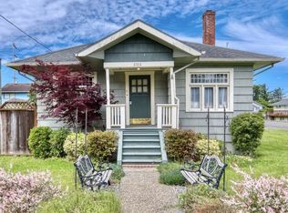 2102 Hamilton St, North Bend, OR 97459