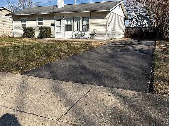 129 Sheelin Rd — exterior photo