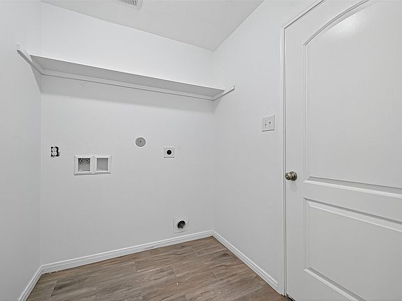 3rd image of 6009 Cypress Ln