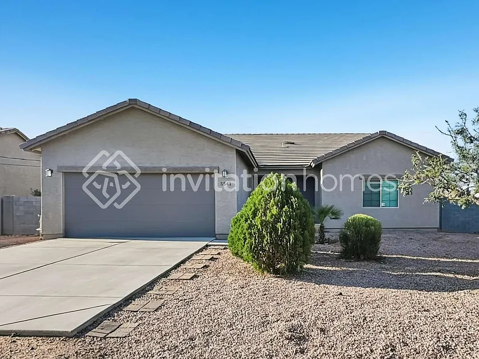 5541 E Santa Clara Dr