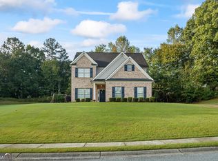 906 Maple Creek Ct, Loganville, GA 30052