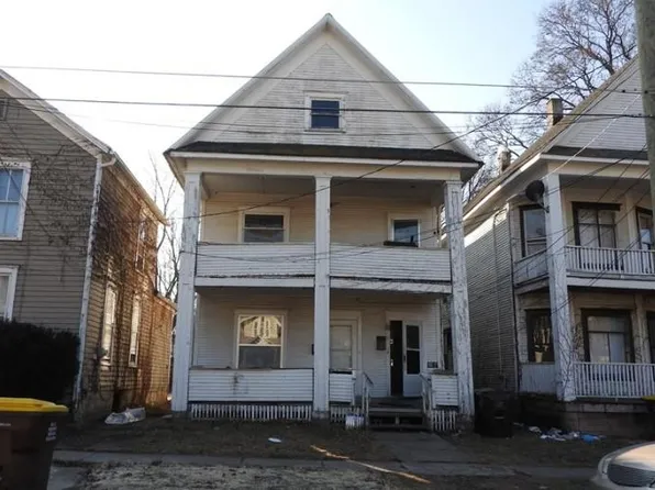 215-215 1/2 W Homer St, Freeport, IL 61032