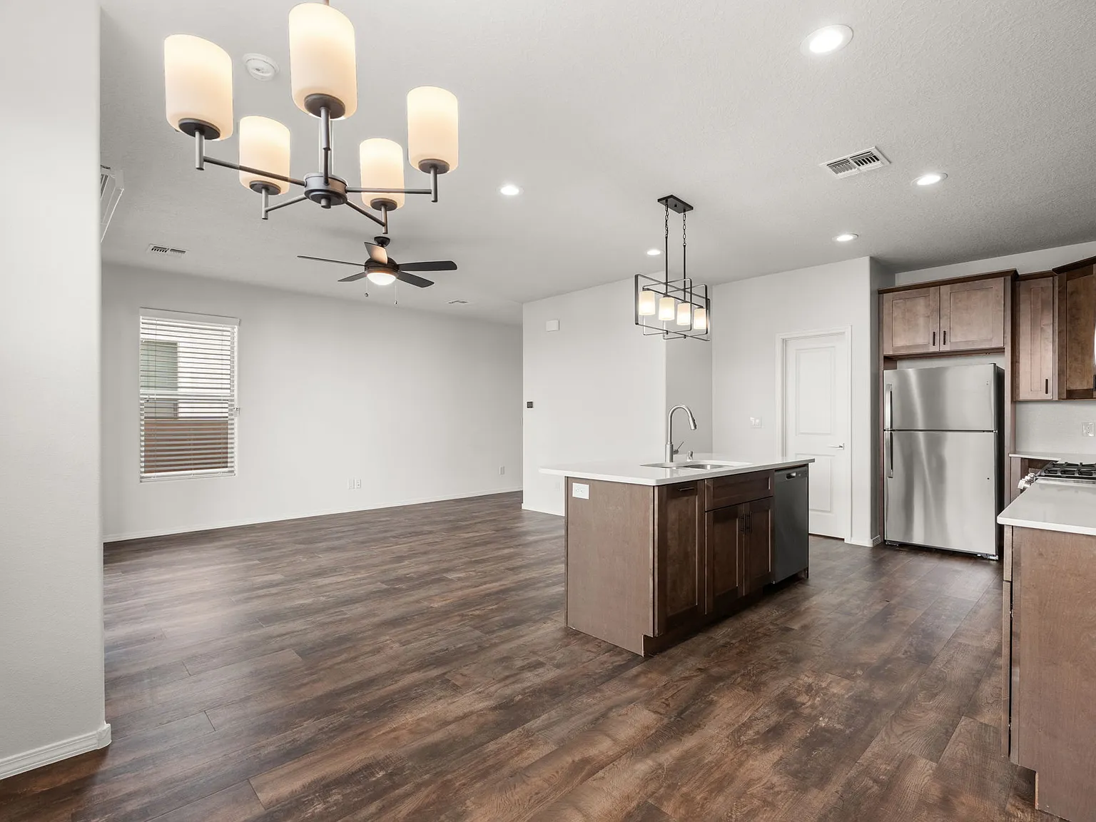 3 bed, 1731 sqft, $2,750 — Photo 4