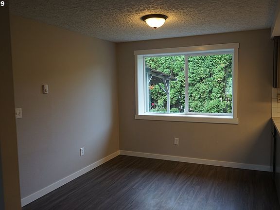 4th image of 1312 S Parkway Ave