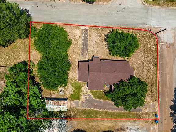4th image of 301 Glazner St