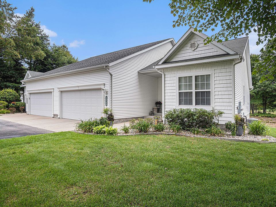 5666 Stillwater Trl, Fruitport, MI 49415 Zillow