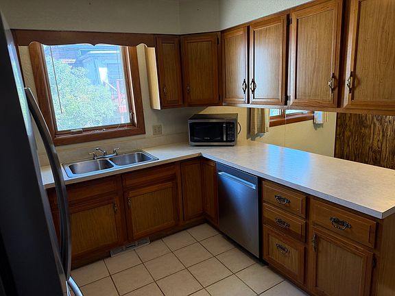 5th image of 1780 Kings Rd #1