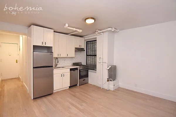 Rented by Bohemia Realty Group | media 2