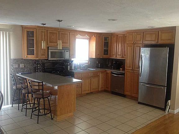 5th image of 218 Highland Ave