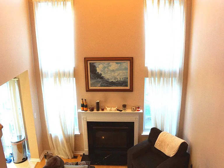 402 Bollen Ct — Photo 4
