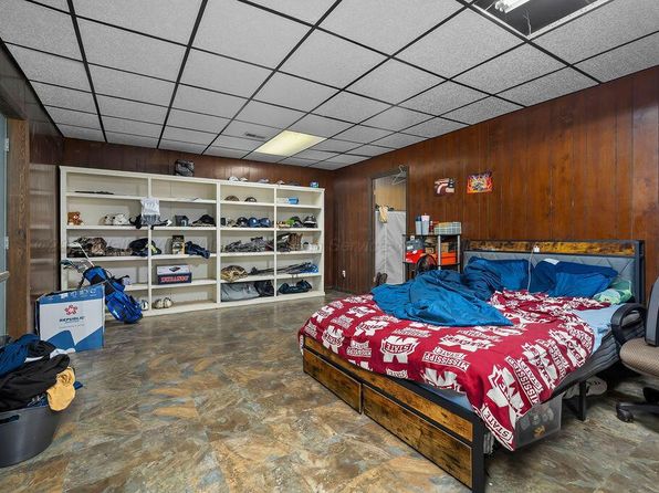 111 Crest Dr, Dora, AL 35062