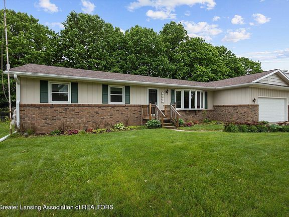 2nd image of 3801 Bush Gardens Ln