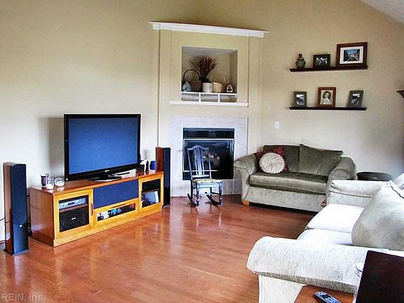 5th image of 4012 Cedarwood Ln