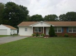 8004 Pate Dr, Oak Ridge, NC 27310