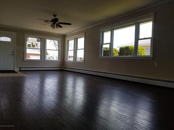 4th image of 13 Castle Harbor Dr