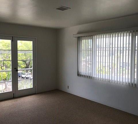 4th image of 401 E Micheltorena St Unit 1