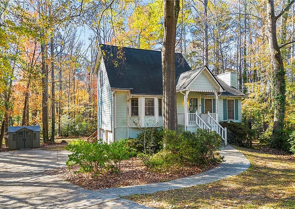 1st image of 2428 Hillboro Cir SW