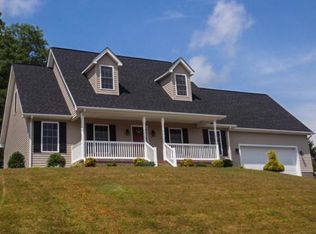 72 Fall Ridge Dr, Stuarts Draft, VA 24477