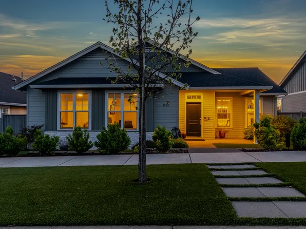 1130 Stanford Ave, Medford, OR 97504