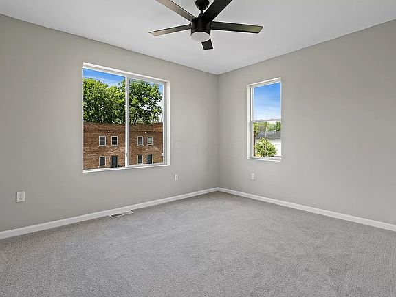 5th image of 534 Oakwood Ave #534