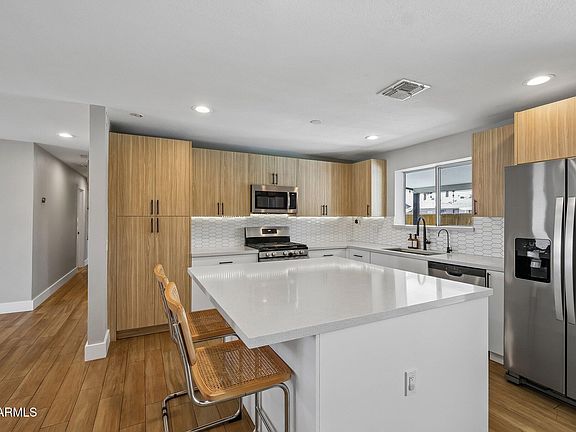 3rd image of 3927 E DESERT COVE Avenue