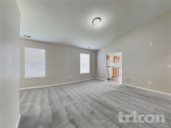 4th image of 643 Rocky Meadow Dr