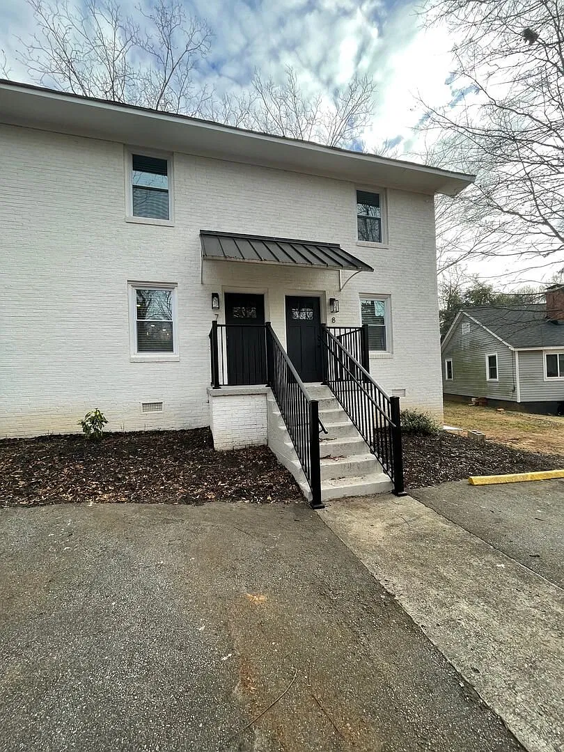 Newly Renovated 2 bedroom 1 bath Townhomes in Downtown Greenville — Photo 1