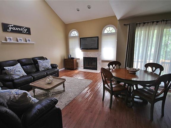 5th image of 28 Dorchester Dr