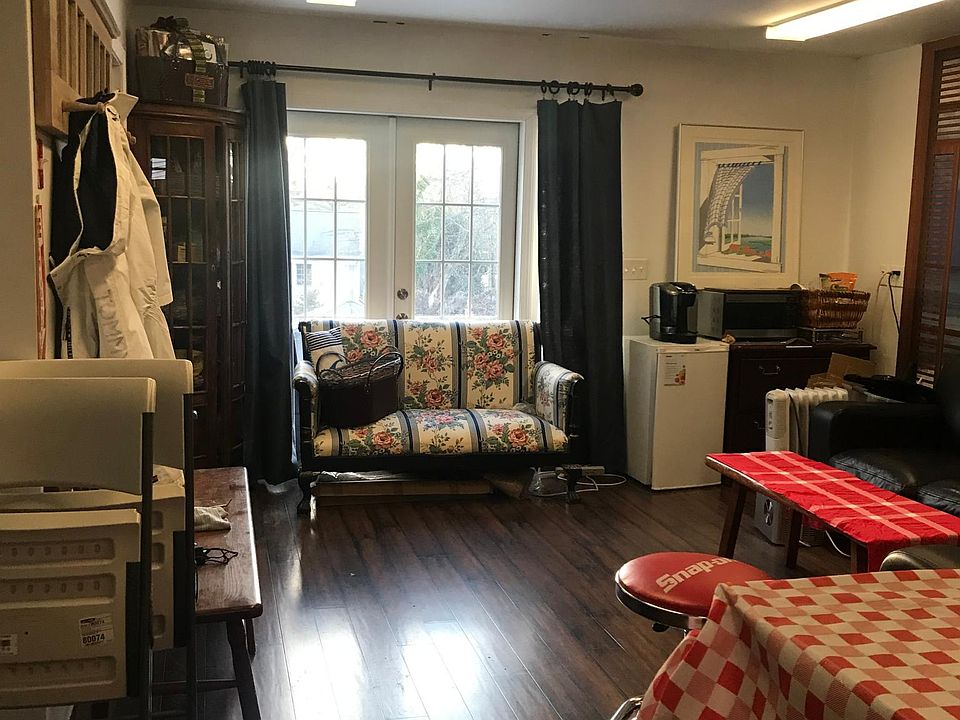 1st image of 22 Oaklawn Ave #3