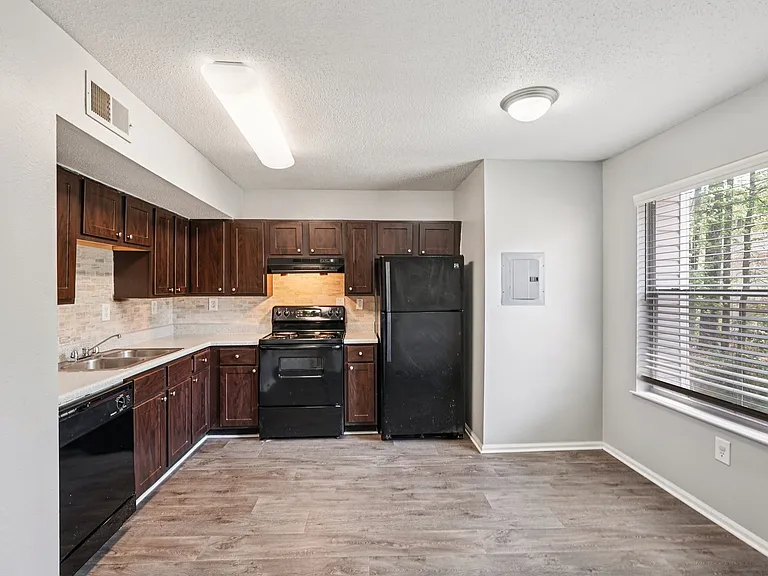 Pointe South Townhomes — Photo 21