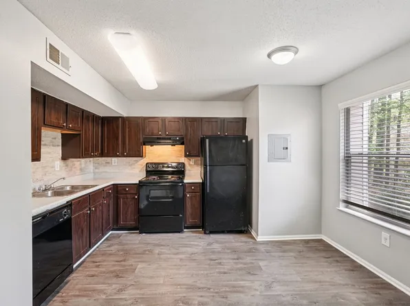 Pointe South Townhomes, 772 Pointe South Pkwy #F45c0a438, Jonesboro, GA 30238