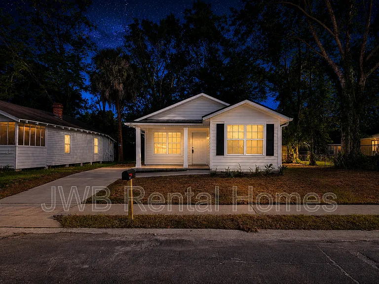 2091 Woodside St — Photo 10