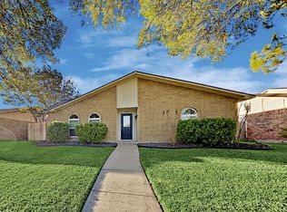 9102 Linda Vista Dr, Rowlett, TX 75088