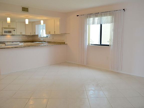 5th image of 205 Banana River Blvd APT 403