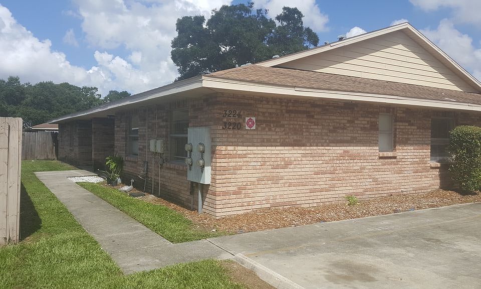 1st image of 3220 Bloomingdale Villas Ct