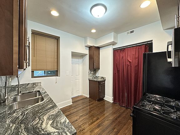 2nd image of 3151 W Belle Plaine Ave APT 2